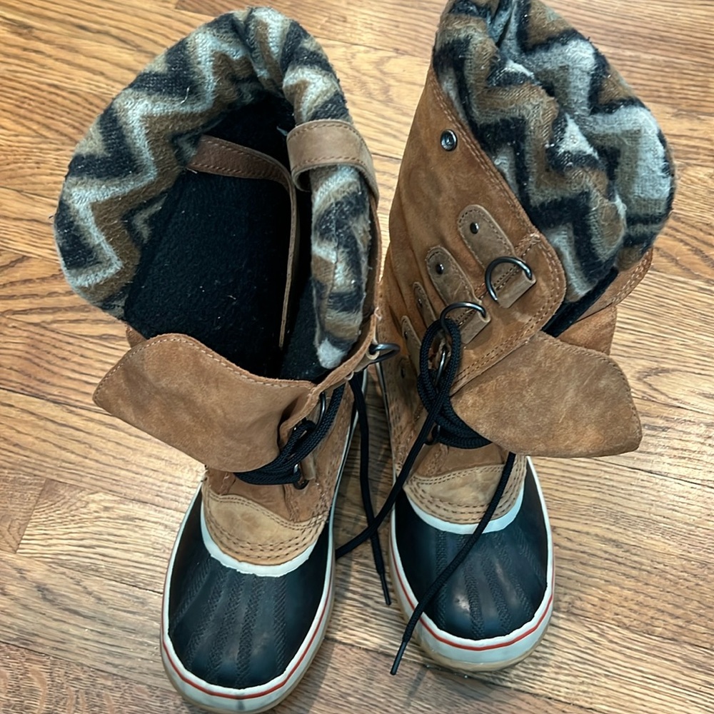 Women’s Sorel boots, size 8
